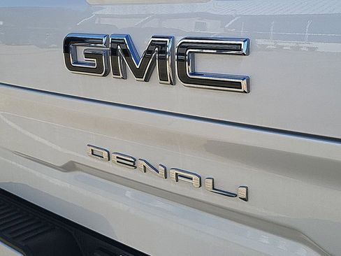 Used 2024 GMC Sierra 1500 Denali Ultimate image 30