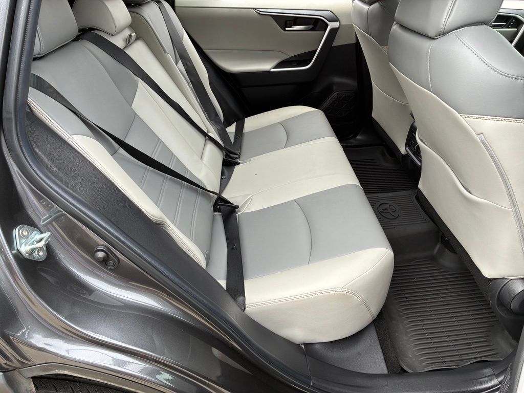 Used 2021 Toyota RAV4 XLE Premium FWD image 18