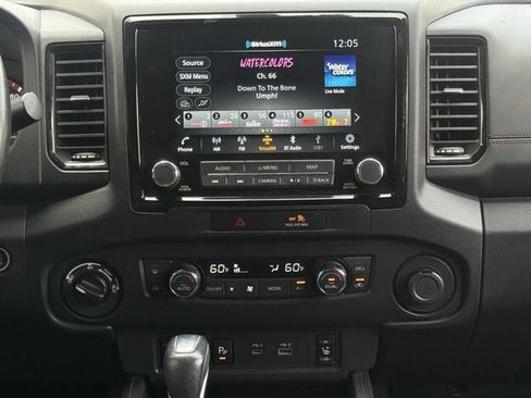 Used 2022 Nissan Frontier PRO-4X w/ Pro-4X Premium Package AWD/4WD image 17