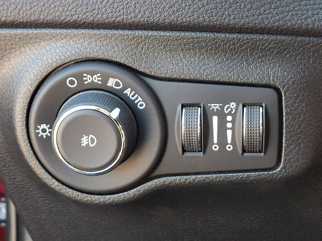 Used 2020 Jeep Compass Latitude AWD/4WD image 8