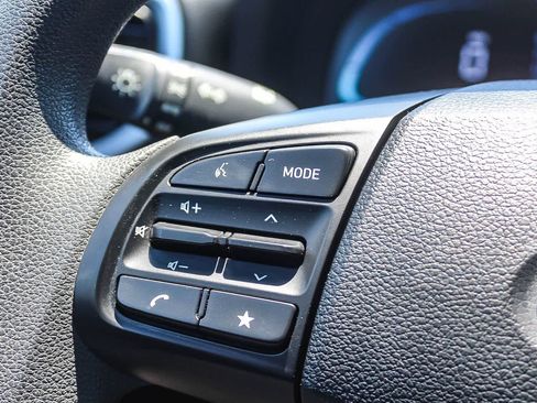 Certified 2024 Hyundai Venue SE FWD image 31