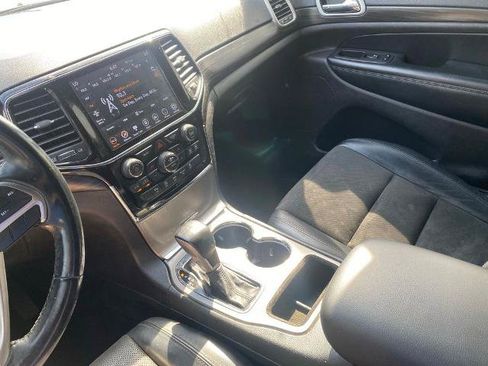 Used 2020 Jeep Grand Cherokee Altitude AWD/4WD image 24
