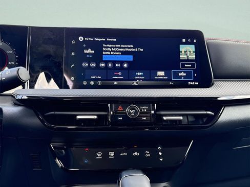 New 2026 Nissan Kicks SR w/ Illumination Package image 25