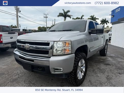 Used 2011 Chevrolet Silverado 1500 LT w/ Max Trailering Pack image 3