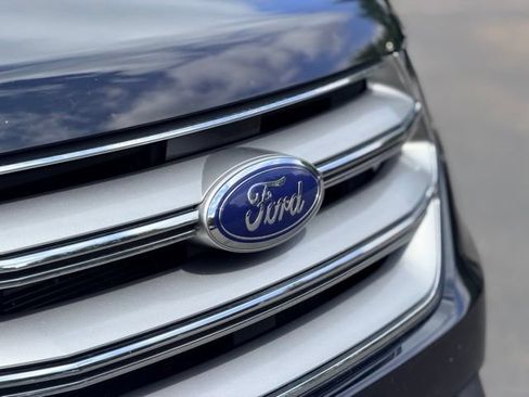 Used 2017 Ford Edge Titanium AWD/4WD image 28