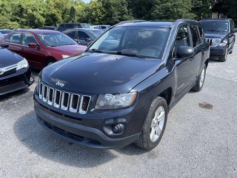 Used 2014 Jeep Compass Sport w/ Power Value Group FWD image 2