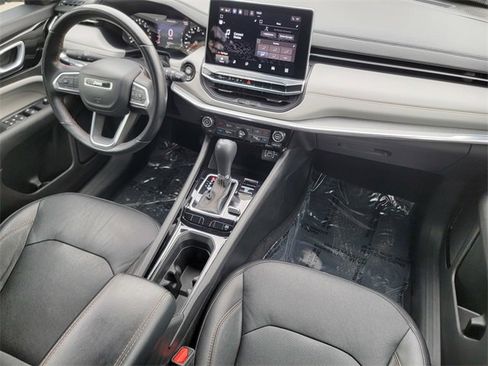 Certified 2022 Jeep Compass Limited image 39