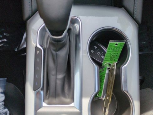 Used 2022 Chevrolet Blazer LT FWD image 32