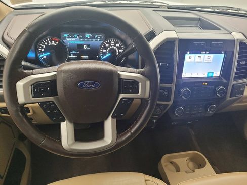 Used 2019 Ford F150 Lariat w/ Trailer Tow Package image 22