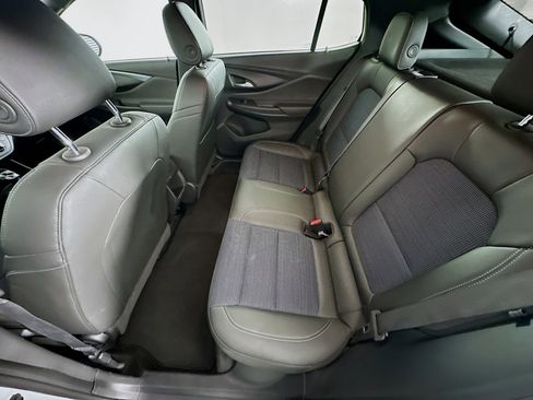 Used 2025 Buick Envista Preferred image 25