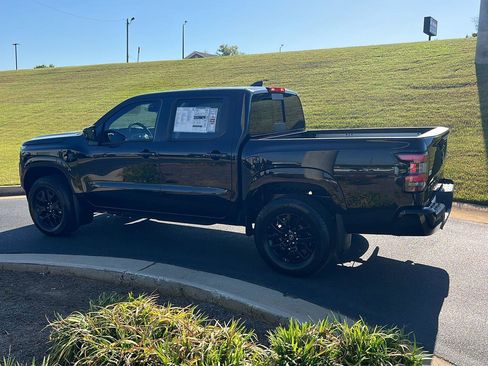 New 2026 Nissan Frontier SV w/ SV Convenience Package AWD/4WD image 3