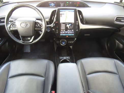 Used 2021 Toyota Prius Prime Limited FWD image 32