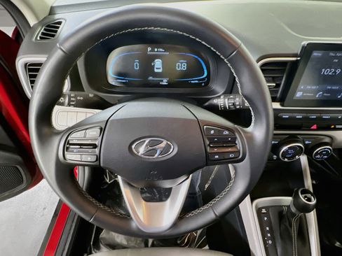 Used 2023 Hyundai Venue SEL FWD image 11
