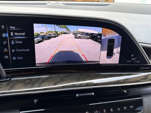 Used 2024 Cadillac Escalade Premium Luxury AWD/4WD image 24
