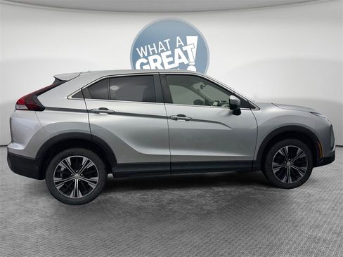 Used 2022 Mitsubishi Eclipse Cross SE image 2