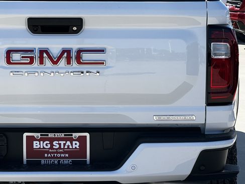 New 2026 GMC Canyon Elevation w/ Convenience Package image 5