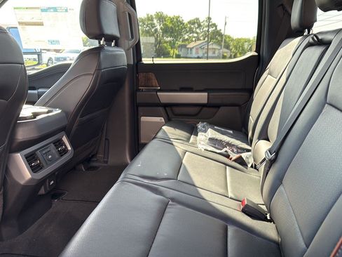 New 2025 Ford F250 Lariat w/ Black Appearance Package image 6