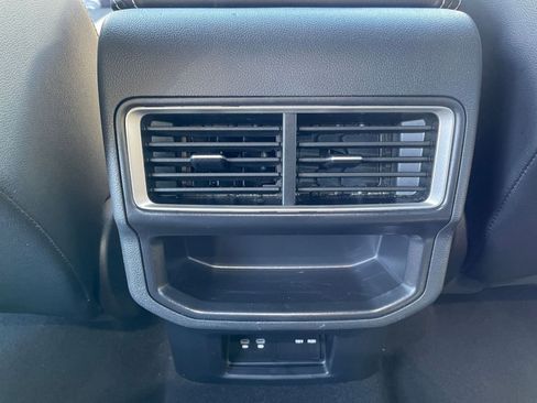 Used 2025 Volkswagen Atlas Cross Sport SE image 24