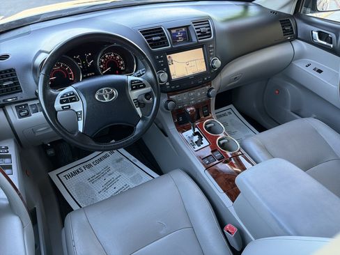 Used 2012 Toyota Highlander Limited image 12
