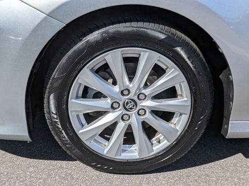 Used 2018 Toyota Camry LE image 10