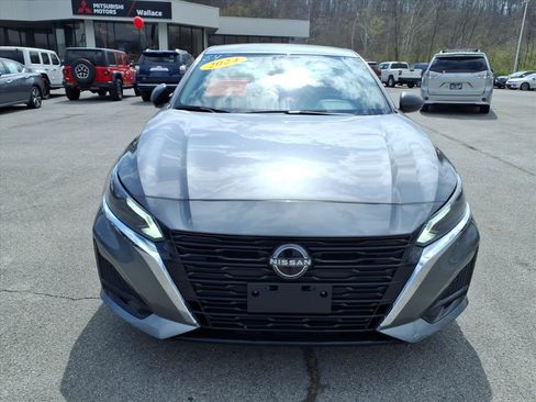 Used 2024 Nissan Altima 2.5 SV image 13