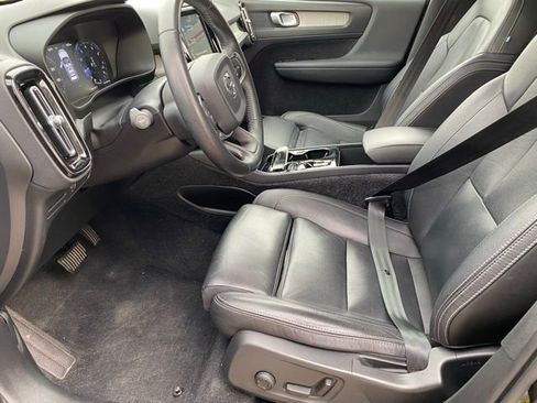 Used 2019 Volvo XC40 T5 Inscription image 10