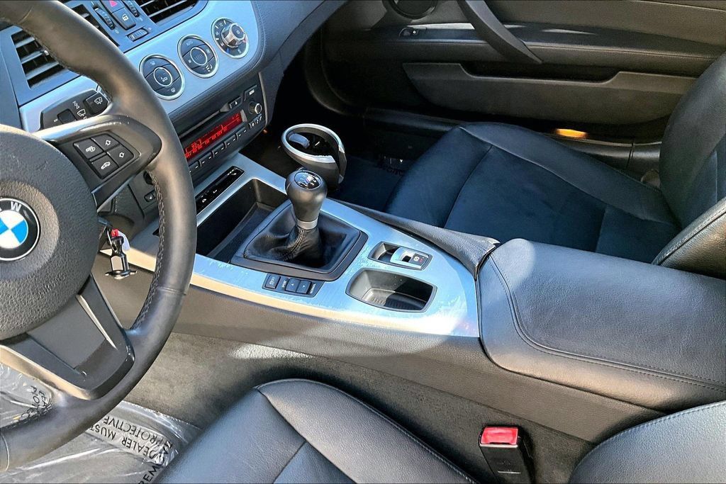 Used 2011 BMW Z4 sDrive35i RWD image 17