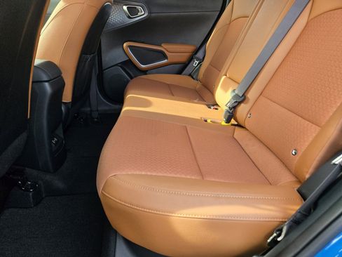 Certified 2025 Kia Soul EX image 12