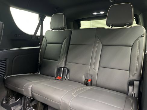 New 2025 GMC Yukon XL Elevation image 5