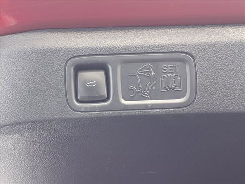 Used 2022 Ford Expedition Max Limited image 24