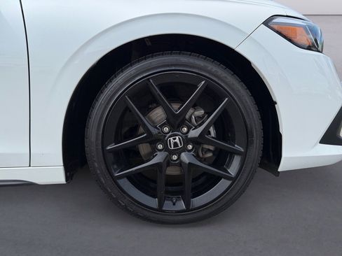 Used 2023 Honda Civic Sport image 9