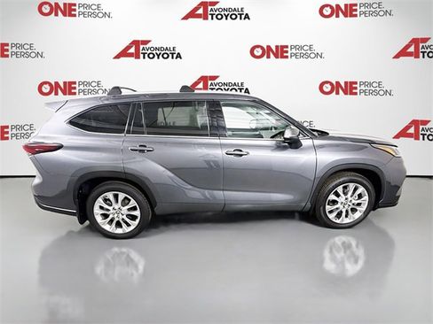 Certified 2025 Toyota Highlander Limited image 8