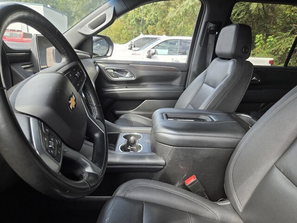 Used 2023 Chevrolet Tahoe LT w/ Luxury Package AWD/4WD image 4