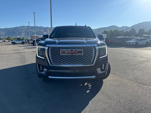 Used 2022 GMC Yukon Denali w/ Denali Premium Package AWD/4WD image 13