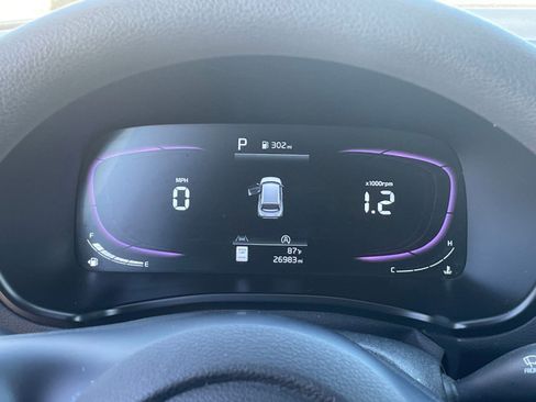 Used 2025 Kia Soul LX w/ LX Technology Package FWD image 38