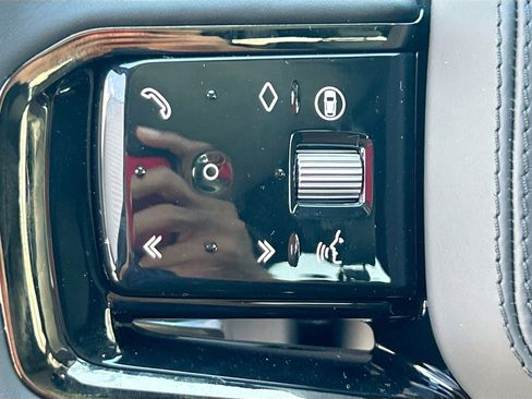 New 2026 Land Rover Range Rover Velar Dynamic SE image 29