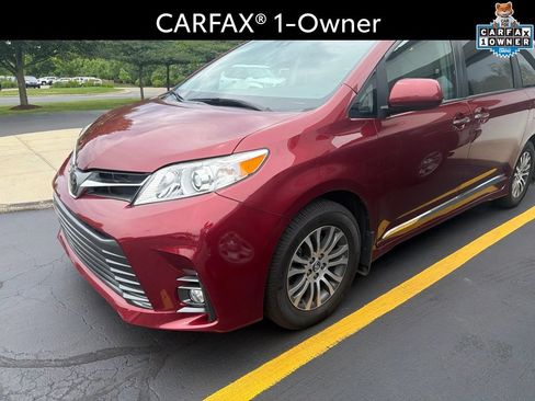 Certified 2019 Toyota Sienna XLE w/ XLE Navigation Package FWD image 2