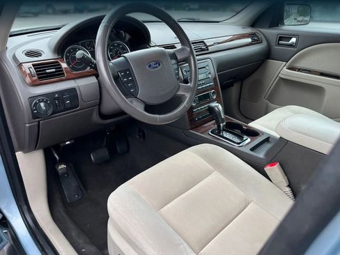 Used 2009 Ford Taurus SEL FWD image 9