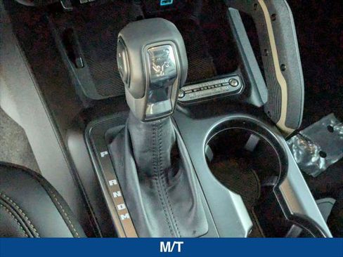 New 2025 Ford Bronco Badlands image 14