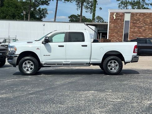 Used 2024 RAM 2500 Big Horn AWD/4WD image 2
