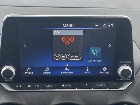 Used 2025 Nissan Sentra SR w/ SR Premium Package FWD image 16