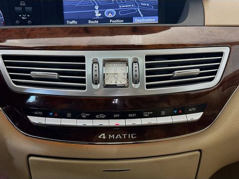 Used 2011 Mercedes-Benz S 550 4MATIC image 22