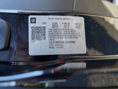 Used 2020 Chevrolet Corvette Stingray Premium Cpe w/ 3LT Preferred Equipment Group RWD image 11