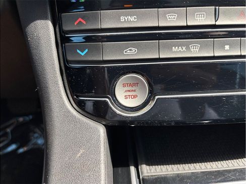 Used 2020 Jaguar F-PACE Premium AWD/4WD image 30