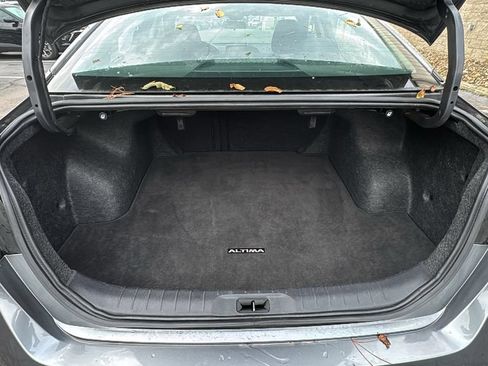 Used 2025 Nissan Altima 2.5 SV FWD image 29