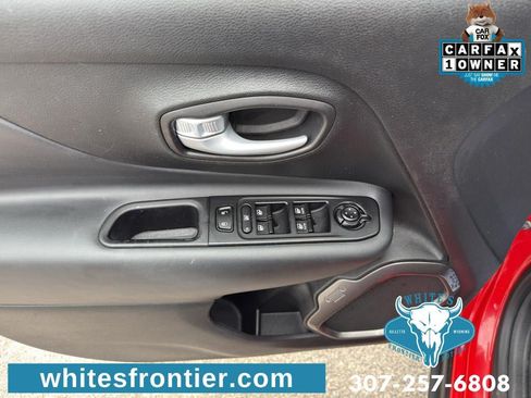Used 2023 Jeep Renegade Latitude AWD/4WD image 16