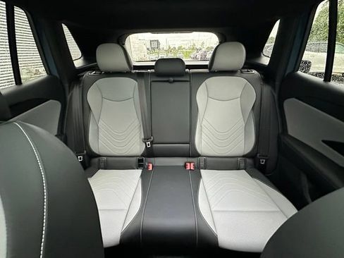 Certified 2025 Volkswagen Tiguan SE R-Line AWD/4WD image 27