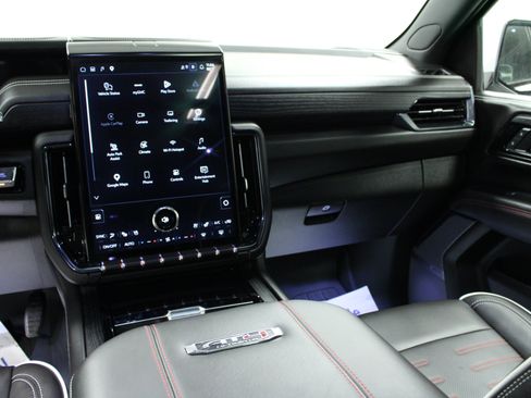 Used 2025 GMC Yukon AT4 Ultimate w/ LPO, Floor Liner Package AWD/4WD image 21