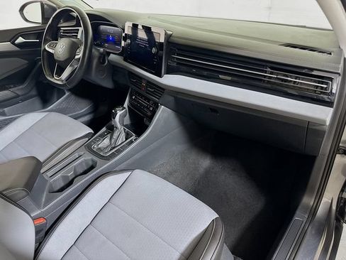 Used 2025 Volkswagen Jetta SE FWD image 26