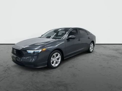 Used 2025 Honda Accord LX image 8